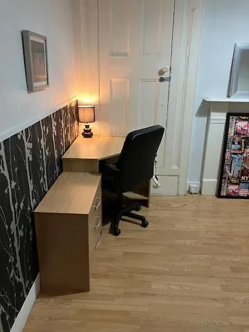 Comfy Rooms. Shared East London Homestay.
