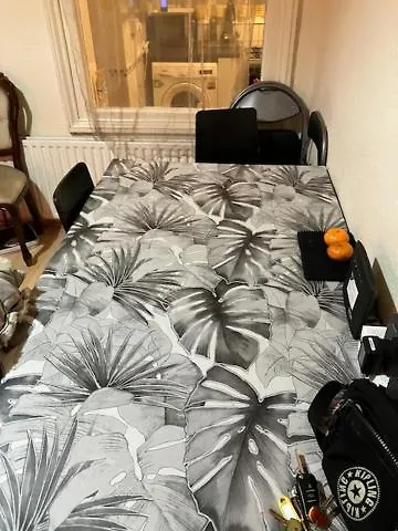Comfy Rooms. Shared East London Homestay.